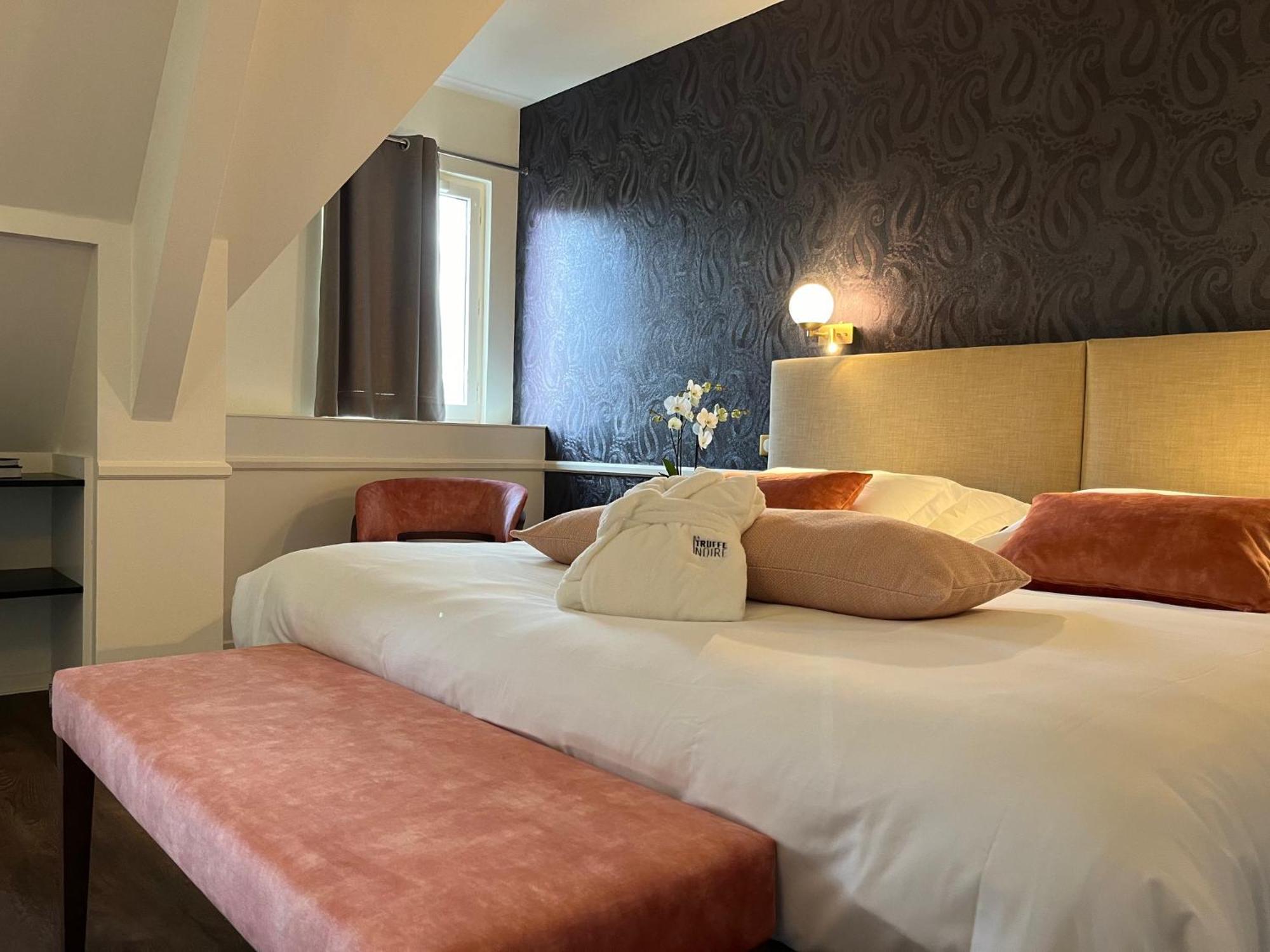 Hotel La Truffe Noire Brive-la-Gaillarde Exterior foto